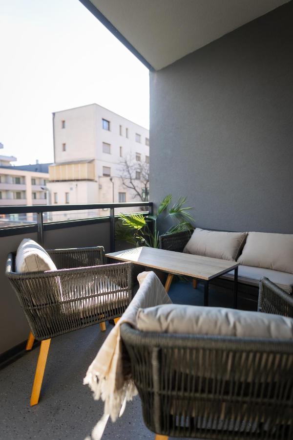 Quiet & Cozy Apartment Old Town - Free Underground Parking Kosice Exterior photo
