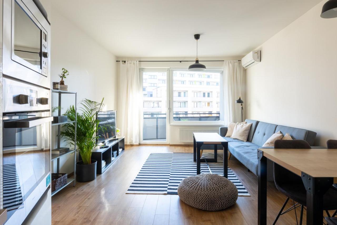 Quiet & Cozy Apartment Old Town - Free Underground Parking Kosice Exterior photo